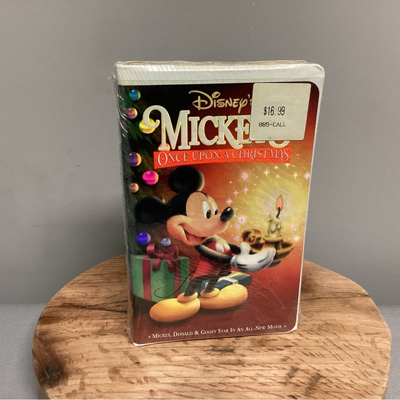 🟢 Sealed New - Disney’s Mickeys Once Upon A Christmas VHS Tape - Vintage - Rare - Picture 2 of 9